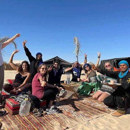 Luxury Camp Dunes Insolites Sabria Bagian luar foto