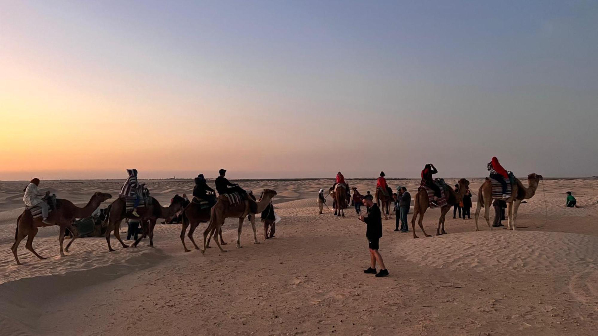 Luxury Camp Dunes Insolites Sabria Bagian luar foto